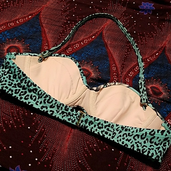 VS leopard floral Bikini Top 32A - Picture 2 of 4